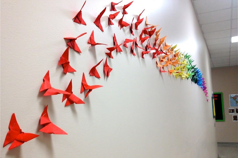 Hiasan dinding dari kertas origami bentuk kupu-kupu cantik
