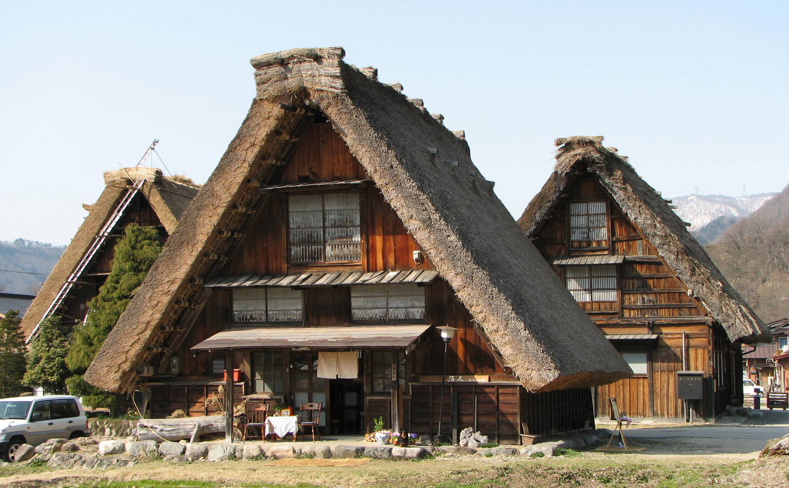 Rumah Bambu Antik