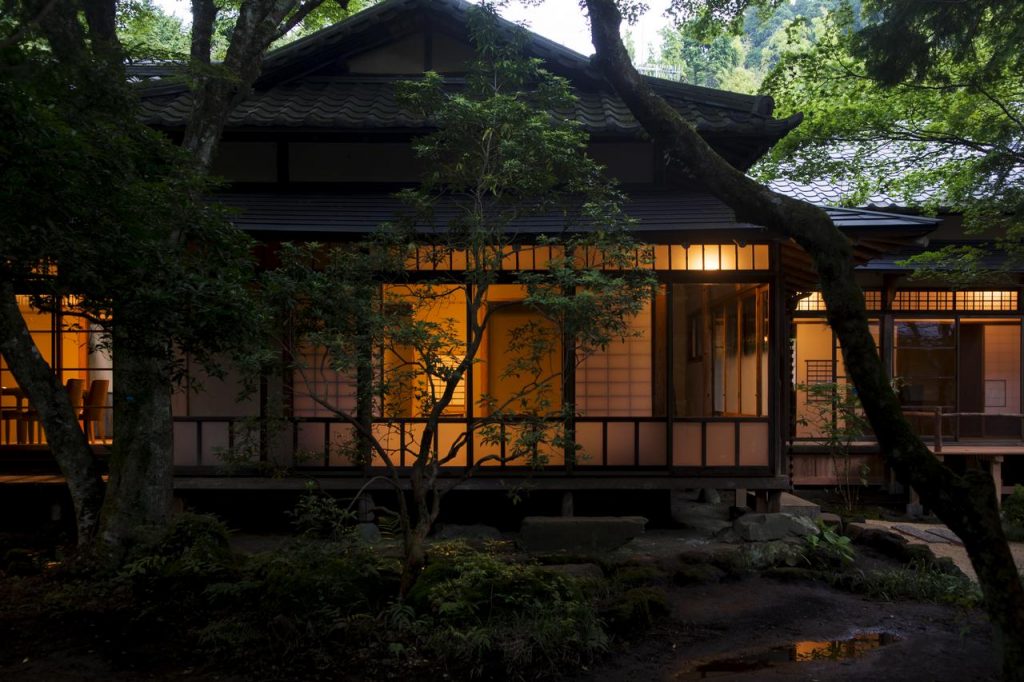37. Rumah Bambu Gaya Jepang