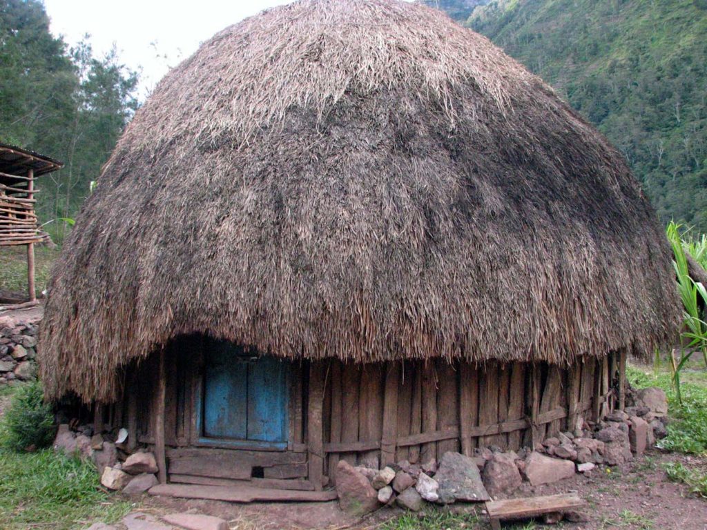 Jenis rumah ketiga yang dimiliki oleh masyarakat adat di Papua adalah Ebei.