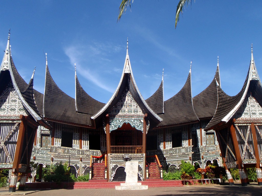7 Jenis Rumah Adat Sumatera Barat Disertai Gambar Ciri Khasnya
