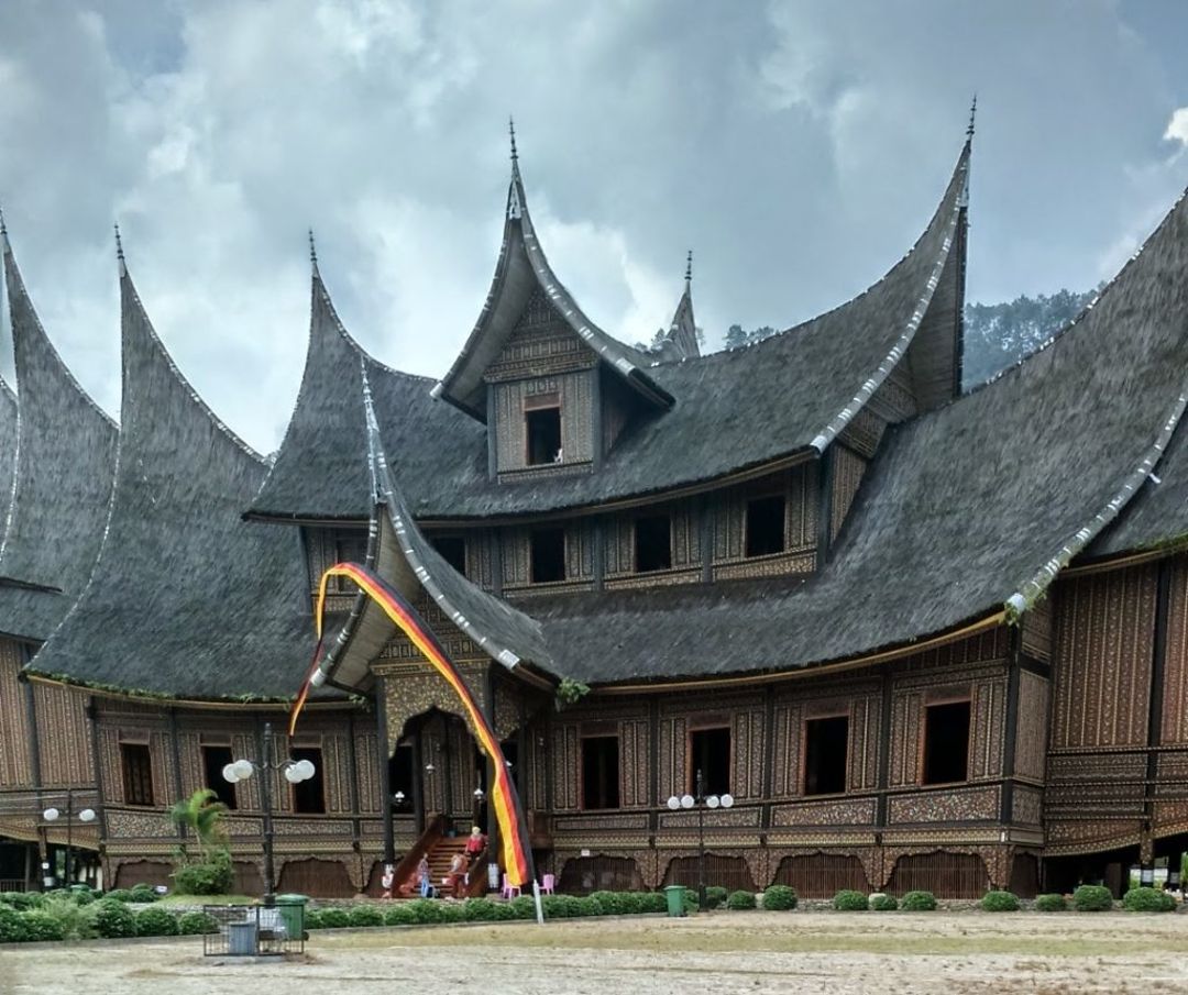 Rumah Gadang Batingkek (Bertingkat)