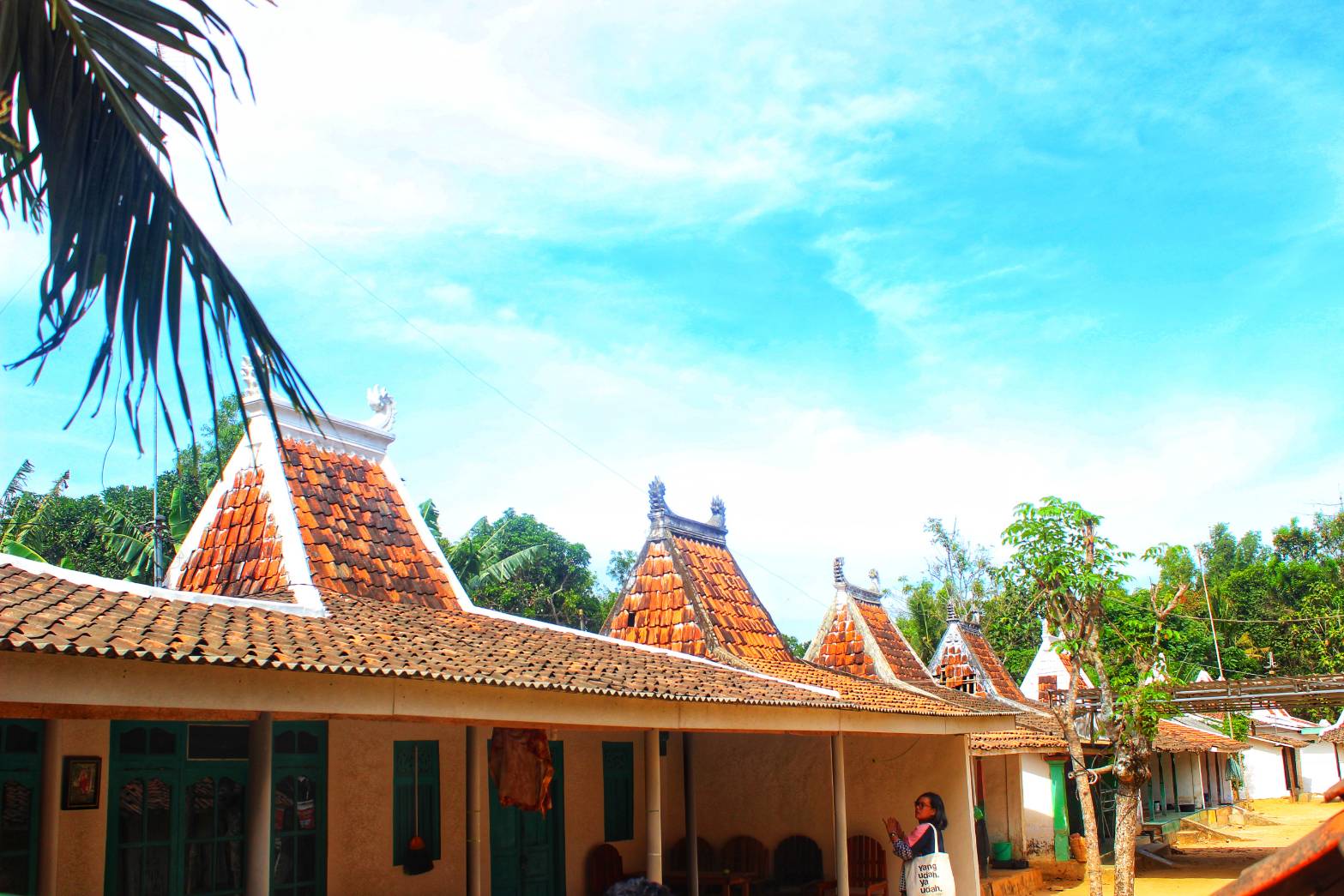 Rumah Tanean Lanjhang khas Suku Madura