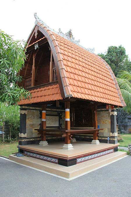 Rumah Adat Bali Jineng