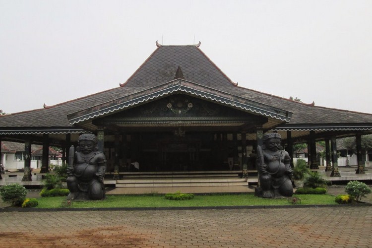 Rumah Khas DI Yogyakarta Bangsal Kencono