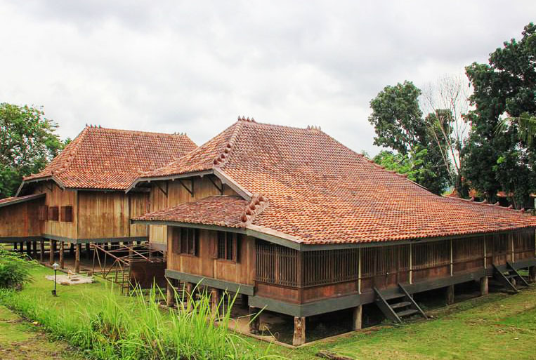 Rumah Limas Adat Sumatera Selatan